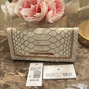 Brahmin NEW never used ady wallet in oyster grey ellacoya.